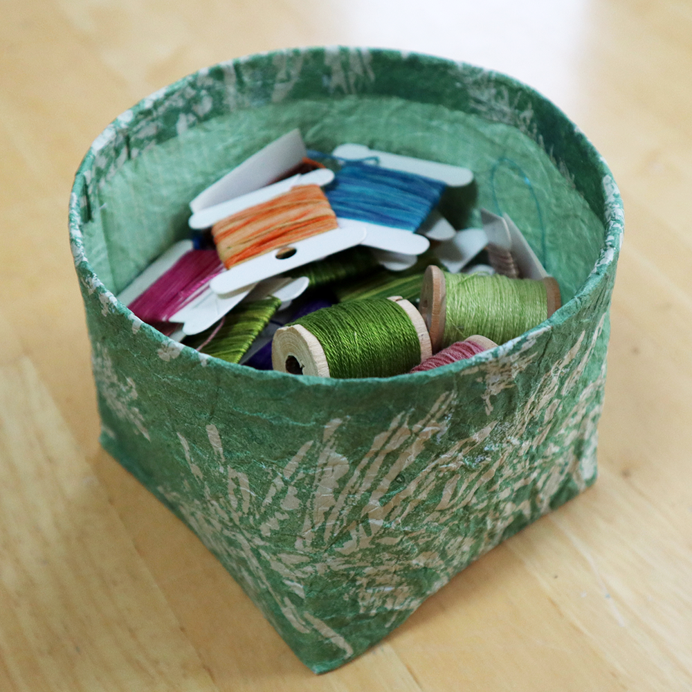 Paper Vessels - Momigami  class sample holding threads