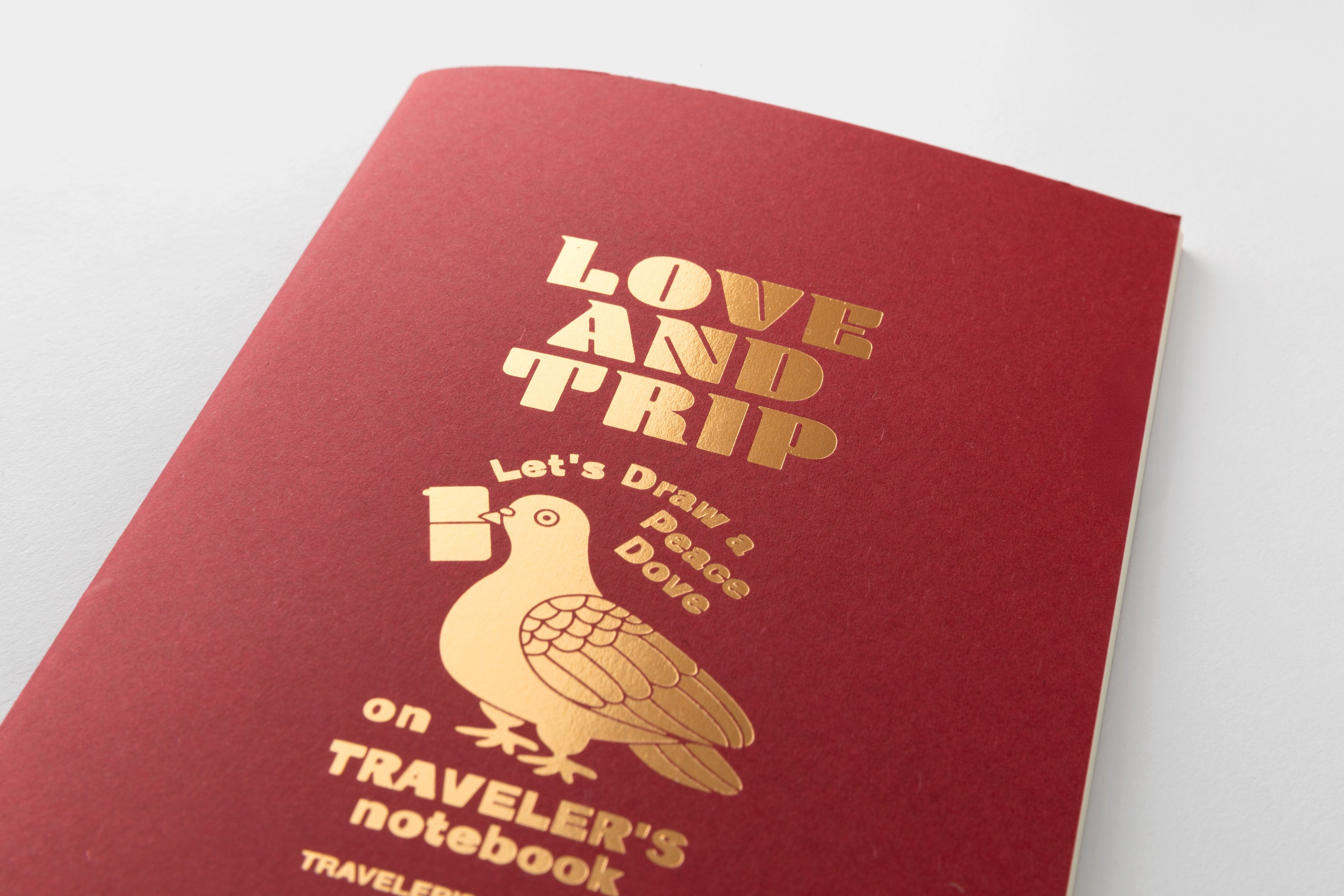 TRAVELER’S notebook Limited Edition LOVE AND TRIP Regular Refill