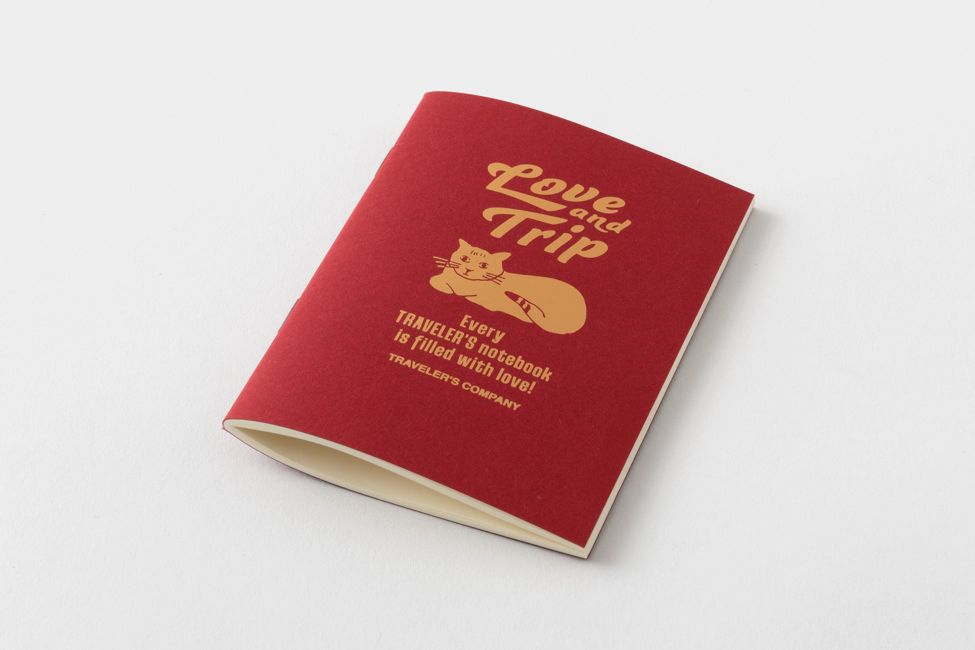 TRAVELER’S notebook Limited Edition LOVE AND TRIP Passport Refill