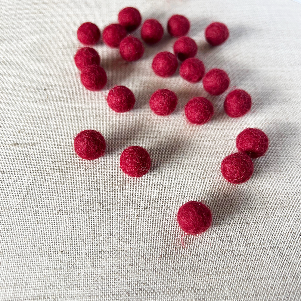 Wool Felt Pom Pom Balls - 1cm- red