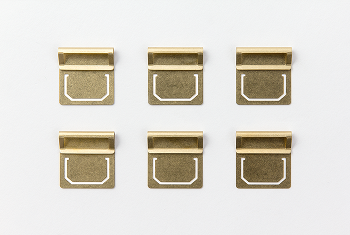 TRAVELER'S COMPANY Brass Index Clips have a wide variety of functions. 